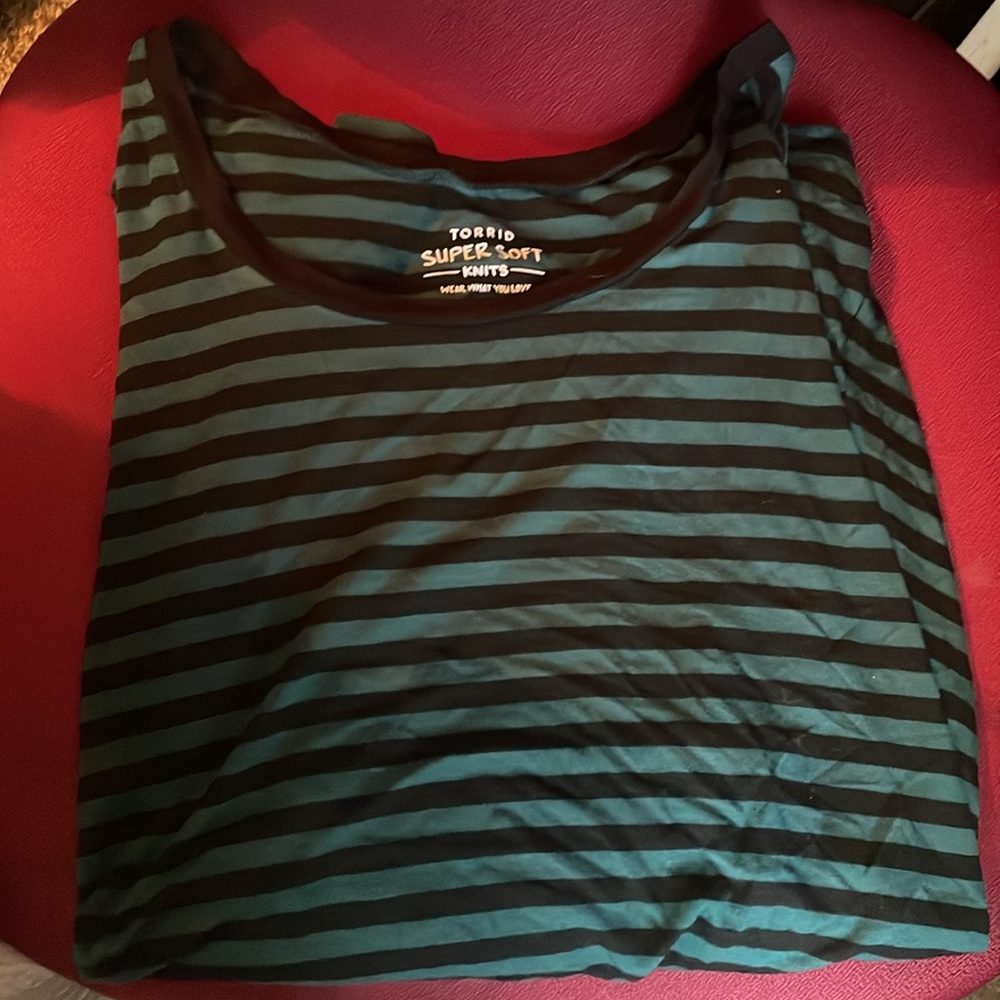 Torrid top - Picture 3 of 3